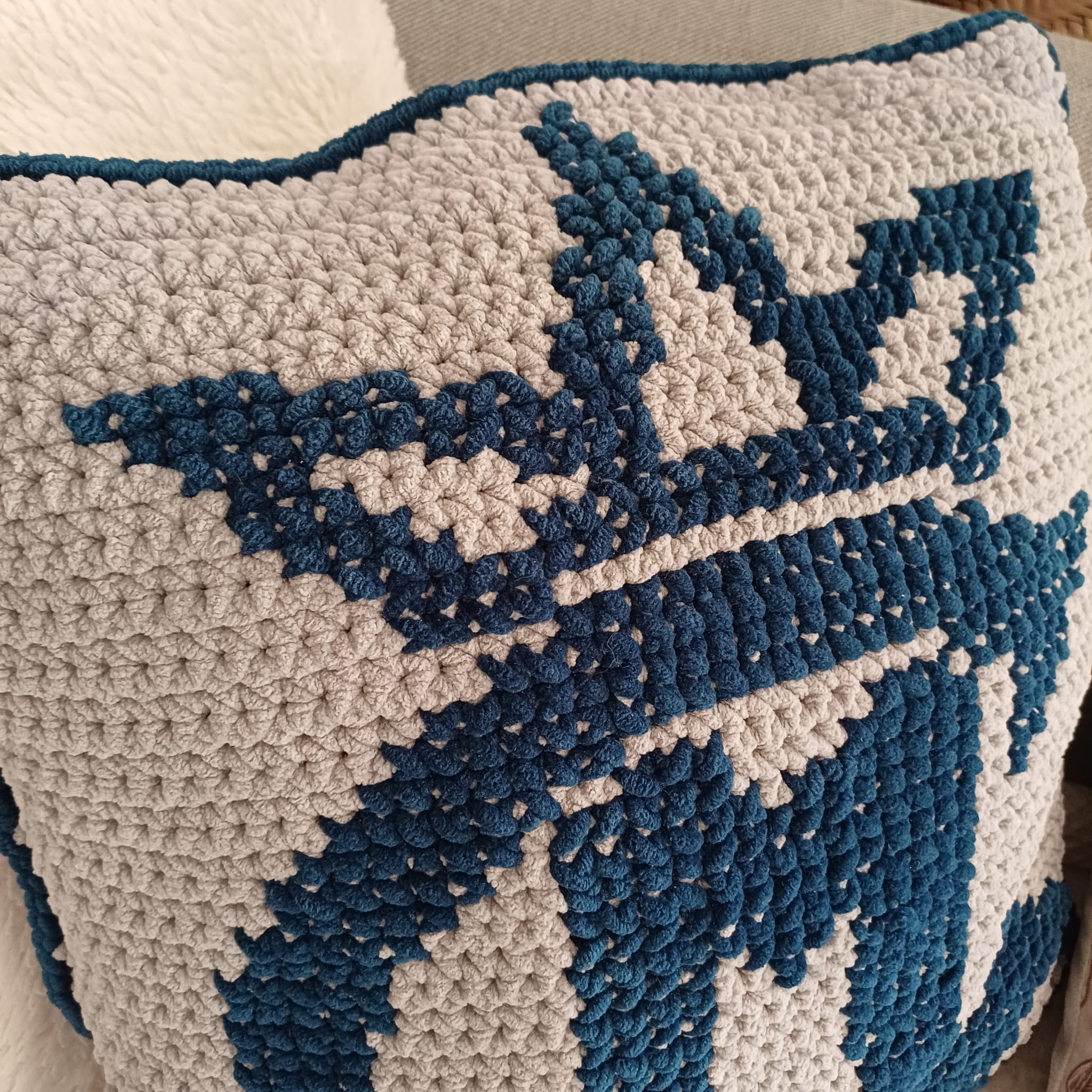 Logo cushion